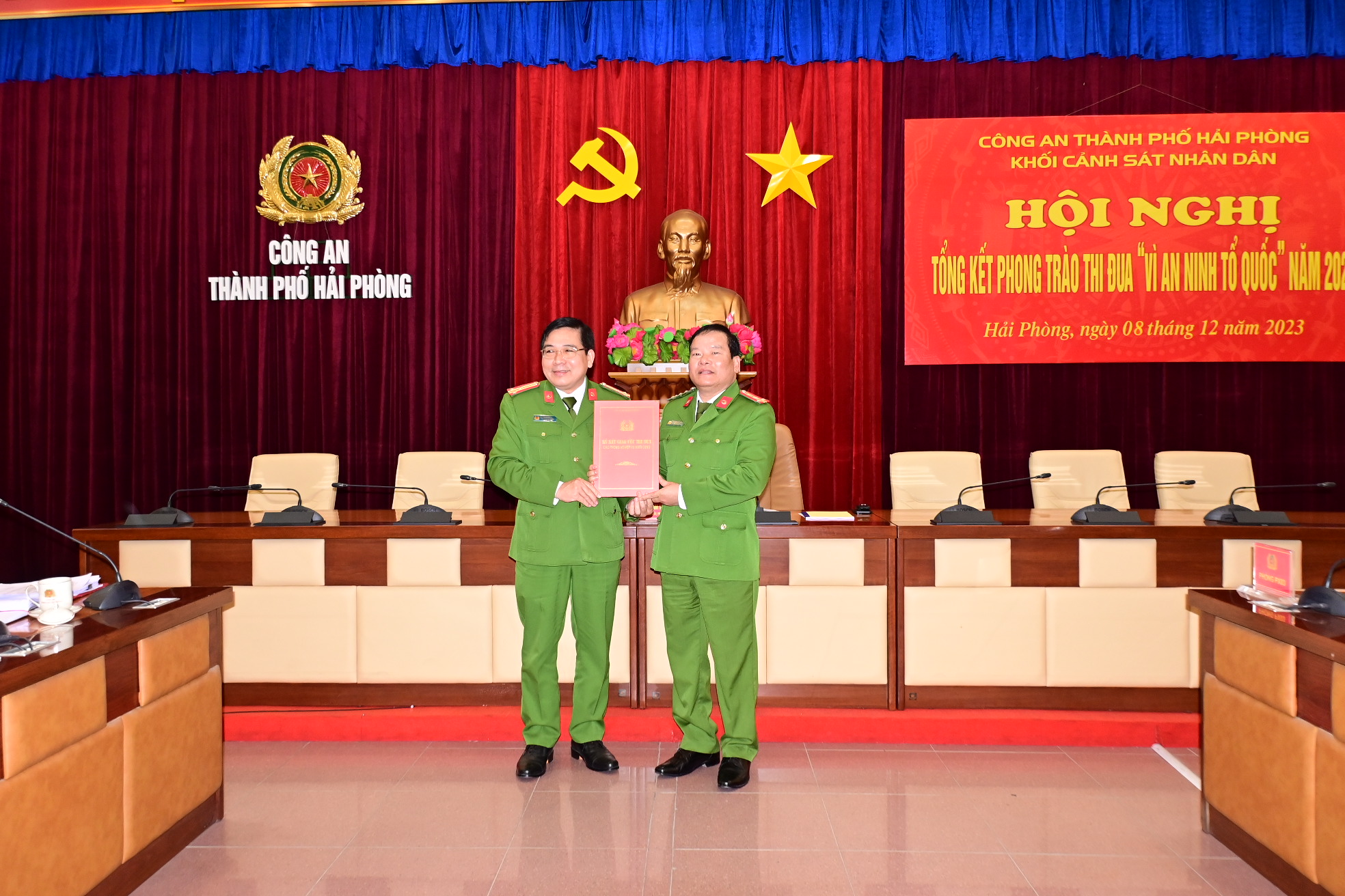 Phòng Cảnh sát PCCC &CNCH được đề nghị tặng Cờ thi đua của Bộ Công an